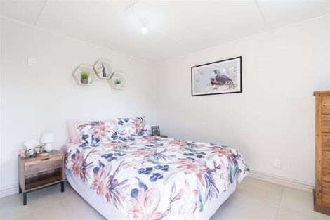 Photo of property in 15 Okarito Avenue, Levin, 5510