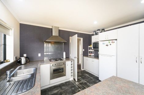 Photo of property in 34 Geneva Terrace, Kelvin Grove, Palmerston North, 4414