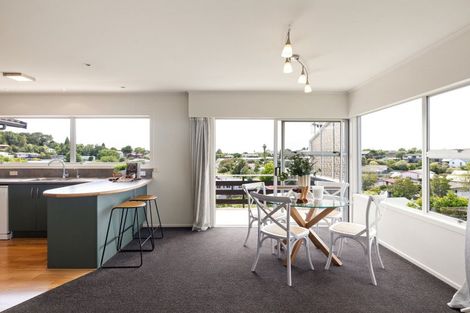 Photo of property in 6 Glamis Avenue, Dinsdale, Hamilton, 3204