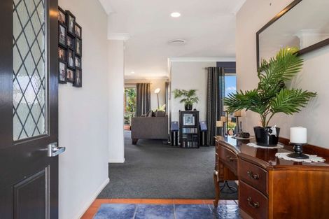 Photo of property in 22 Waitoa Street, Waiuku, 2123