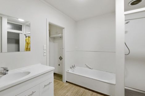 Photo of property in 28 Wharenui Road, Upper Riccarton, Christchurch, 8041