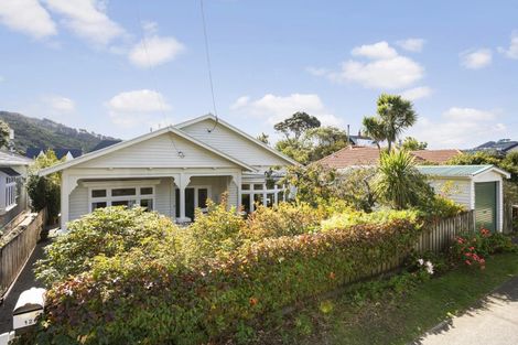 Photo of property in 12 Marsden Avenue, Karori, Wellington, 6012