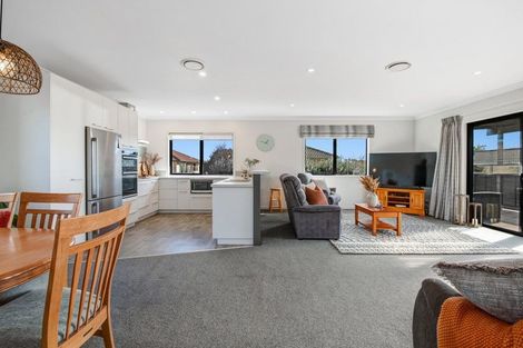 Photo of property in 7 Raabia Close, Parakai, 0830