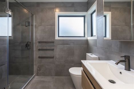 Photo of property in 26b Cornwall Road, Lyttelton, 8082