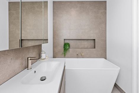 Photo of property in 35 Wynyard Crescent, Tamatea, Napier, 4112