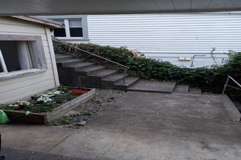 Photo of property in 3 Fitzroy Road, Bluff Hill, Napier, 4110