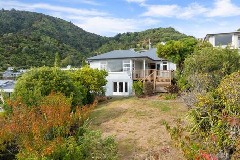 Photo of property in 34 Waikawa Road, Picton, 7220