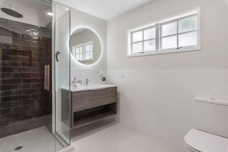 Photo of property in 105 Browns Bay Road, Browns Bay, Auckland, 0630