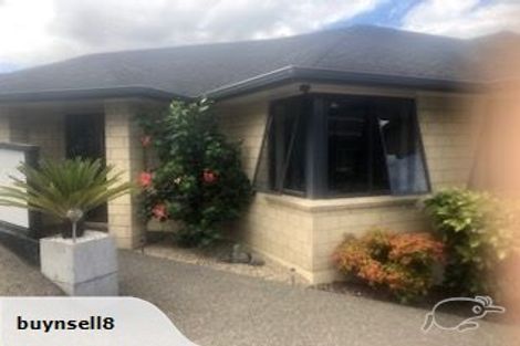 Photo of property in 111 Roberta Crescent, Orewa, 0931