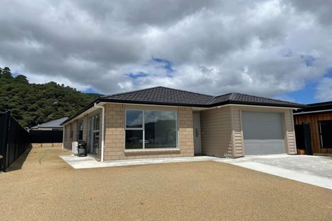 Photo of property in 9 Buddle Road, Wallaceville, Upper Hutt, 5018