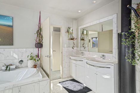 Photo of property in 4 Cherry Court, Wanaka, 9305