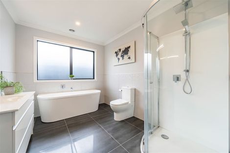 Photo of property in 7 Don Griffin Grove, Trentham, Upper Hutt, 5018