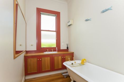 Photo of property in 27 Stout Street, Whataupoko, Gisborne, 4010