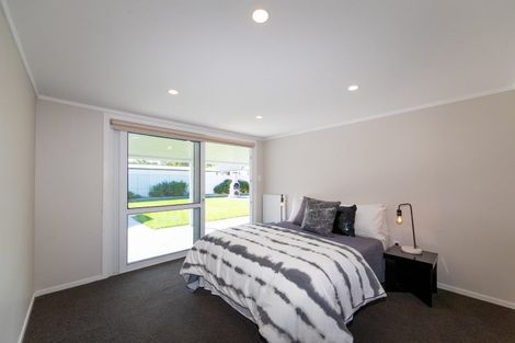 Photo of property in 39 Lipscombe Crescent, Havelock North, 4130