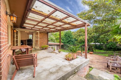 Photo of property in 60 Sylvan Crescent, Te Atatu South, Auckland, 0610