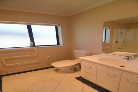 Photo of property in 6 Adair Place, Weymouth, Auckland, 2103