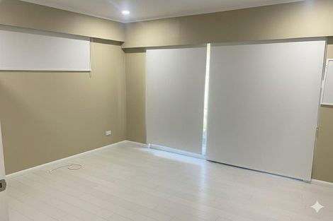 Photo of property in 25 Sovereign Place, Glenfield, Auckland, 0629