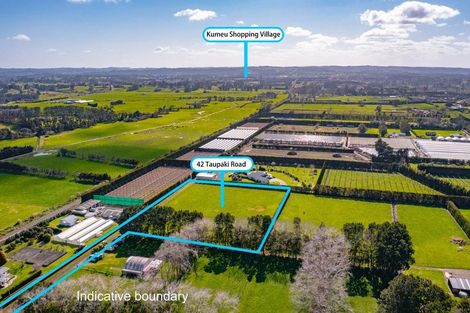 Photo of property in 42 Taupaki Road, Taupaki, 0782