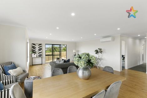 Photo of property in 6 Poto Road, Normandale, Lower Hutt, 5010