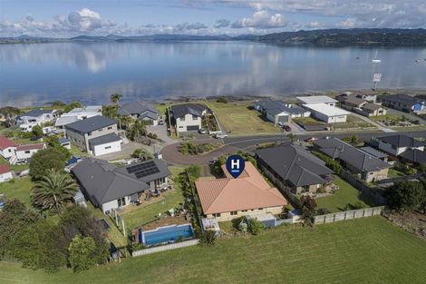 Photo of property in 41 Karoro Road, One Tree Point, 0118