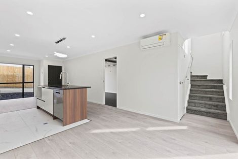 Photo of property in 543b Massey Road, Mangere, Auckland, 2022