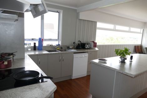 Photo of property in 23 Tobruk Crescent, Milford, Auckland, 0620