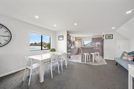 Photo of property in 2/47 Clovelly Road, Bucklands Beach, Auckland, 2012