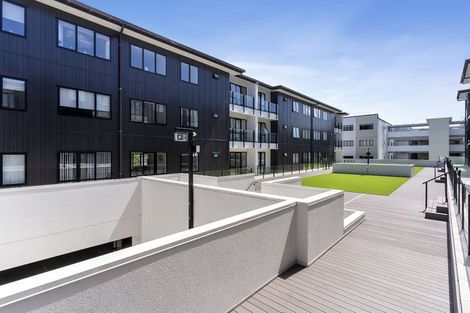 Photo of property in 9/130 Stancombe Road, Flat Bush, Auckland, 2016