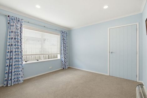 Photo of property in 79 Riverton Drive, Randwick Park, Auckland, 2105