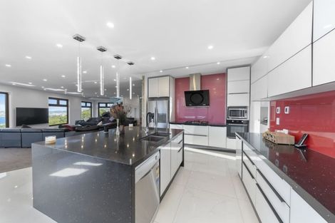 Photo of property in 35 Grumman Lane, Newlands, Wellington, 6037