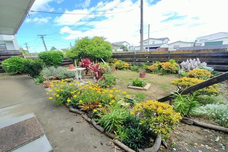 Photo of property in 29 Von Sturmer Street, Mangere East, Auckland, 2024