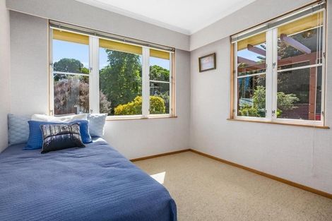 Photo of property in 11 Iti Grove, Waikanae, 5036