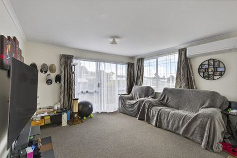 Photo of property in 8 Simons Street, Moturoa, New Plymouth, 4310