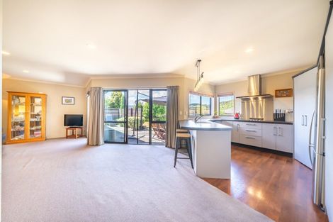 Photo of property in 4 Aragon Grove, Kingsley Heights, Upper Hutt, 5018