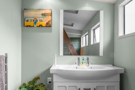 Photo of property in 40 Gledstane Road, Stanmore Bay, Whangaparaoa, 0932