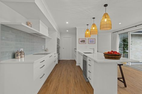 Photo of property in 26 Maturiki Drive, One Tree Point, 0118