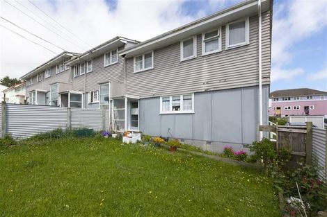 Photo of property in 141a-d Bedford Street, Cannons Creek, Porirua, 5024