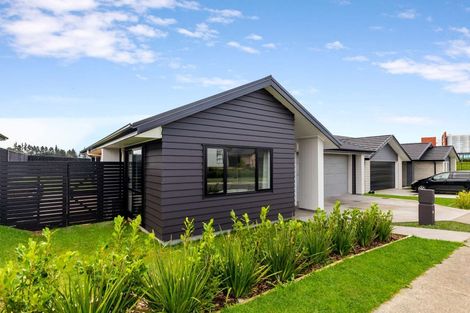 Photo of property in 3 Rosslands Avenue, Karaka, 2124