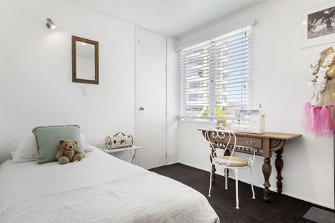 Photo of property in 6/74 Kitchener Road, Milford, Auckland, 0620