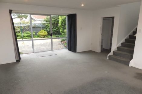 Photo of property in 17 Highland Place, Avonhead, Christchurch, 8042
