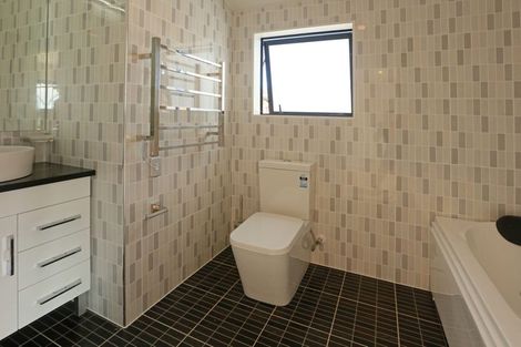 Photo of property in 95 Waitaki Street, Henderson, Auckland, 0612