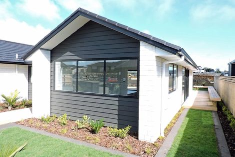 Photo of property in 1 Ashwood Lane, Bell Block, New Plymouth, 4312