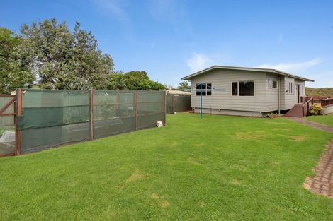 Photo of property in 16 Kelly Street, Baylys Beach, Dargaville, 0377