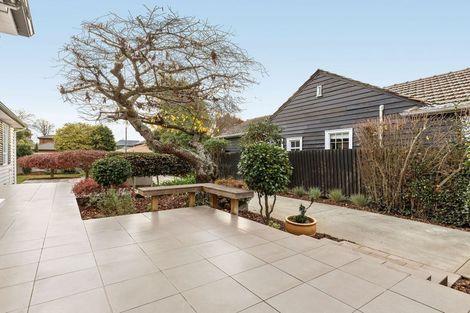 Photo of property in 112 Clyde Road, Ilam, Christchurch, 8041