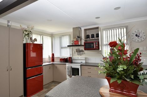 Photo of property in 65 Victoria Street, Carterton, 5713