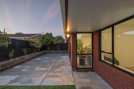 Photo of property in 2/49 Searells Road, Strowan, Christchurch, 8052