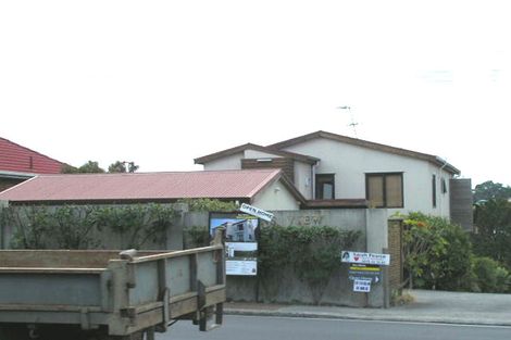Photo of property in 45c Onewa Road, Northcote, Auckland, 0627