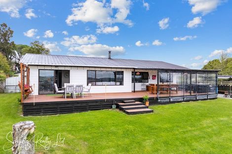 Photo of property in 4 Horniblow Road, Matakohe, 0594