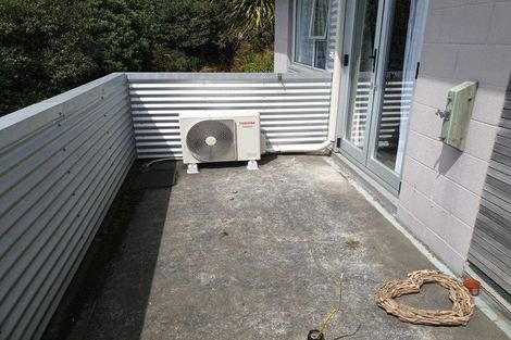 Photo of property in 2/126 Redwood Avenue, Tawa, Wellington, 5028