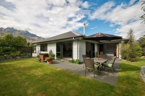Photo of property in 8 Lochburn Avenue, Glenorchy, 9372